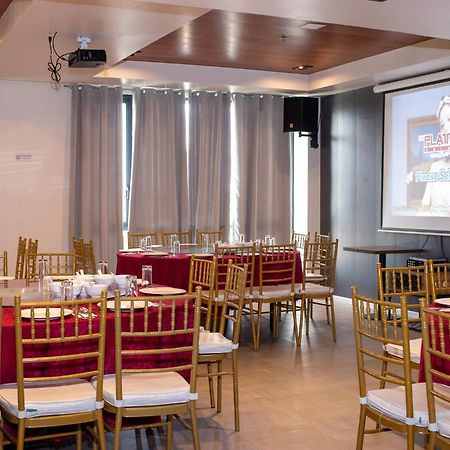 Levo Hotel Urdaneta Buitenkant foto