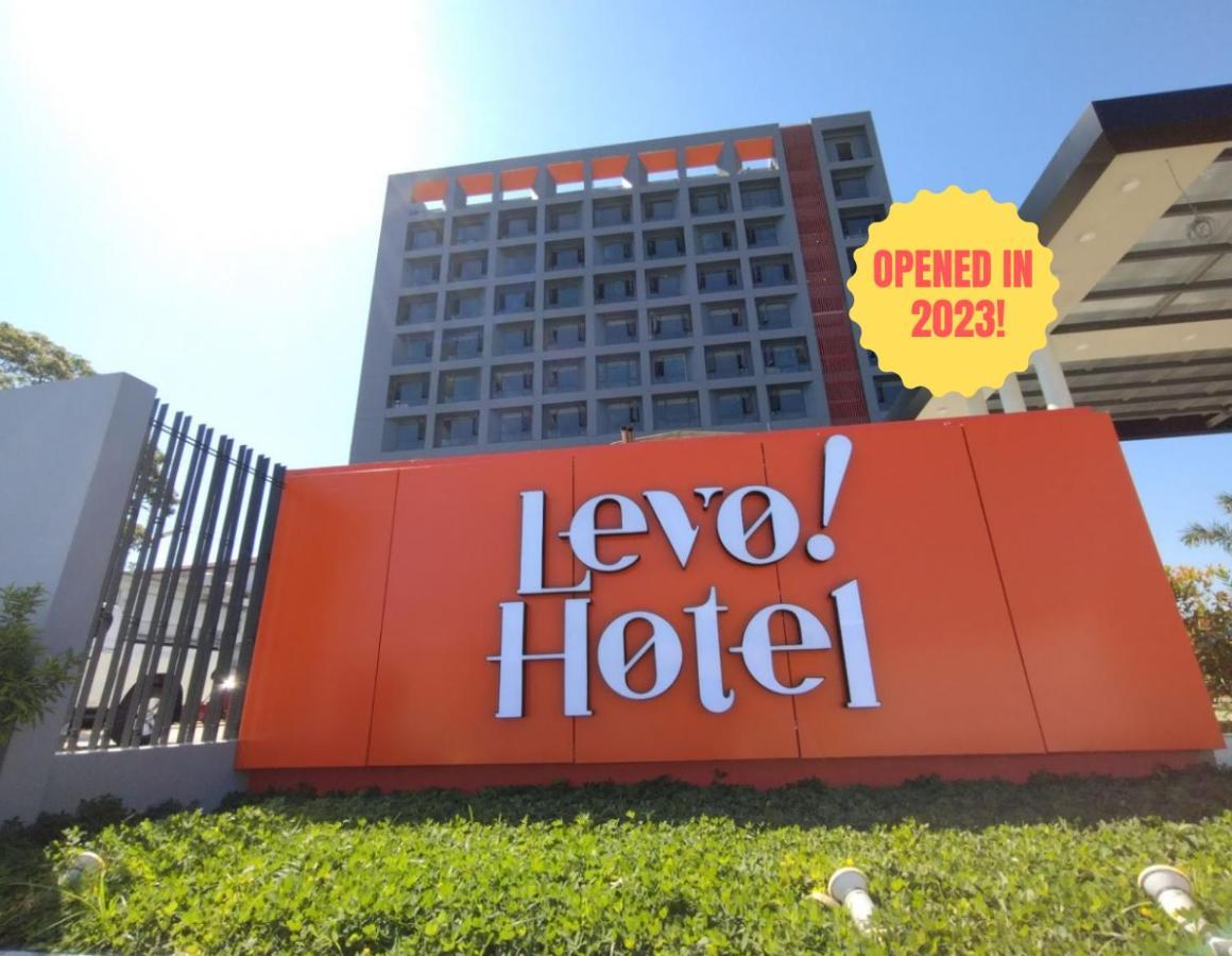 Levo Hotel Urdaneta Buitenkant foto