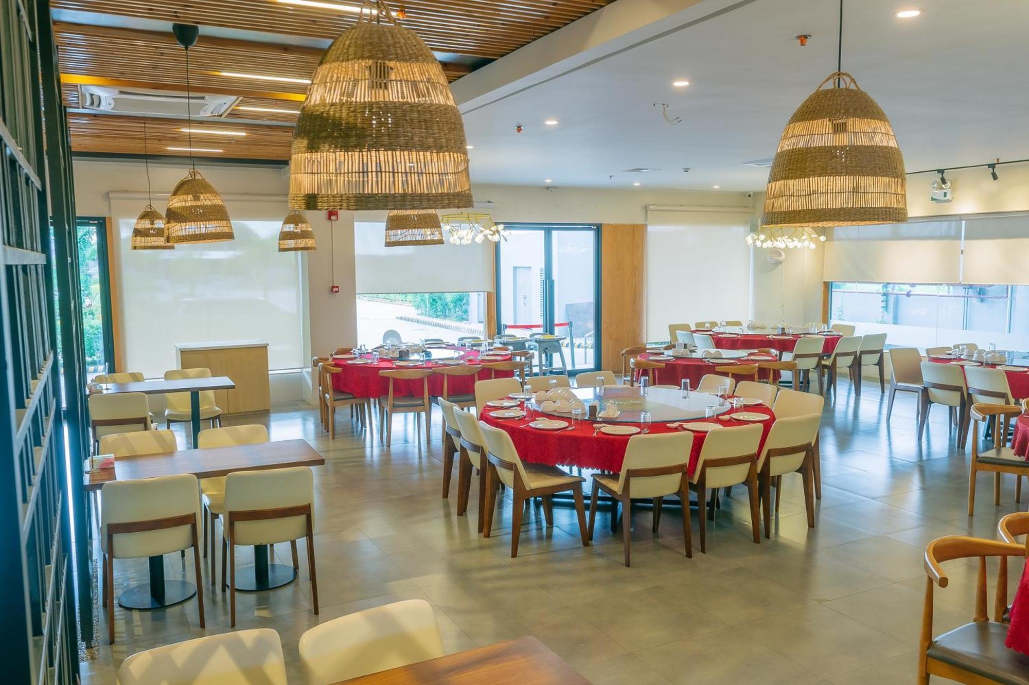 Levo Hotel Urdaneta Buitenkant foto