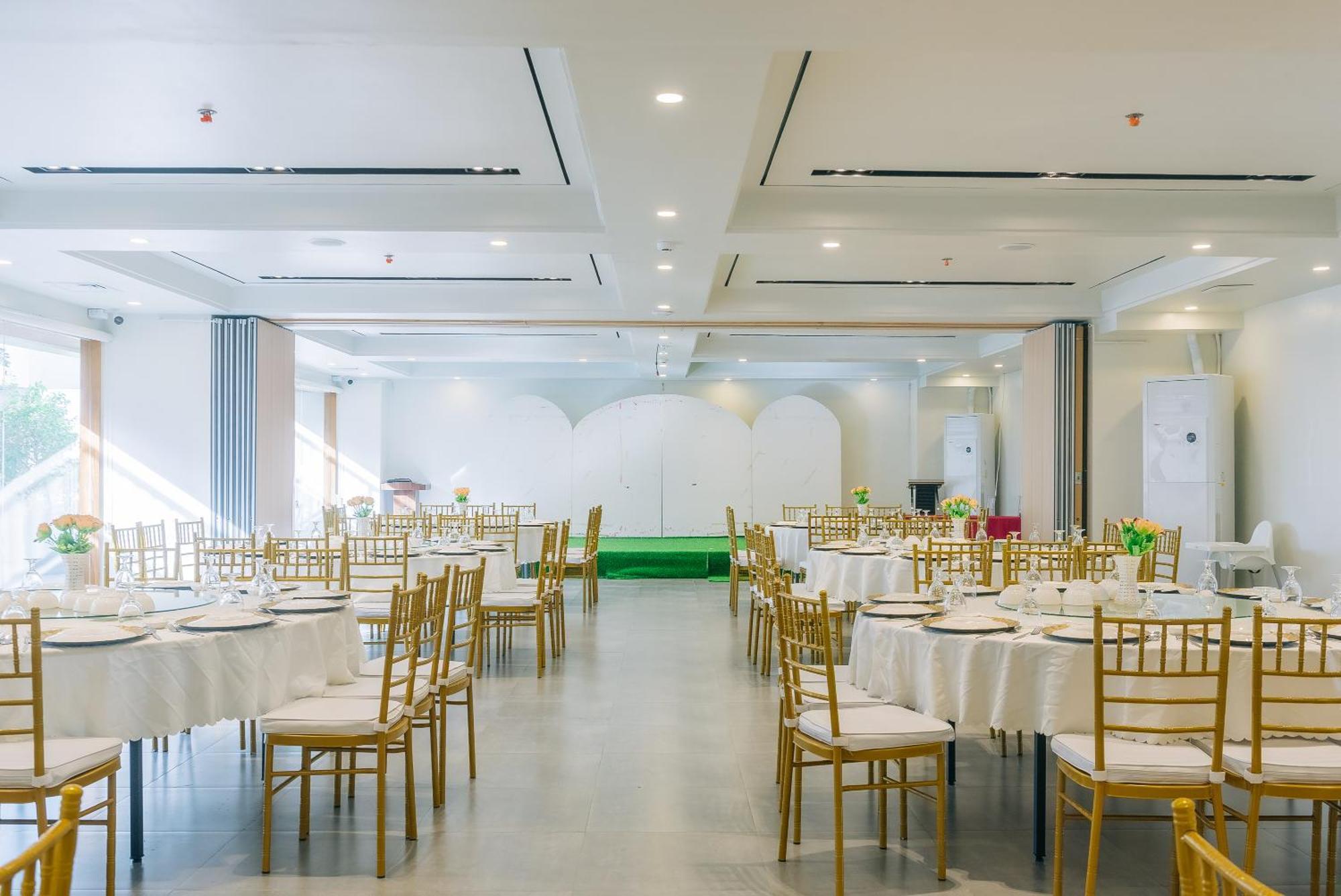 Levo Hotel Urdaneta Buitenkant foto