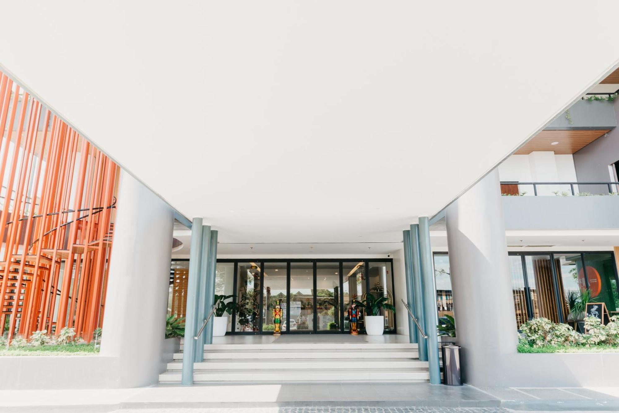 Levo Hotel Urdaneta Buitenkant foto