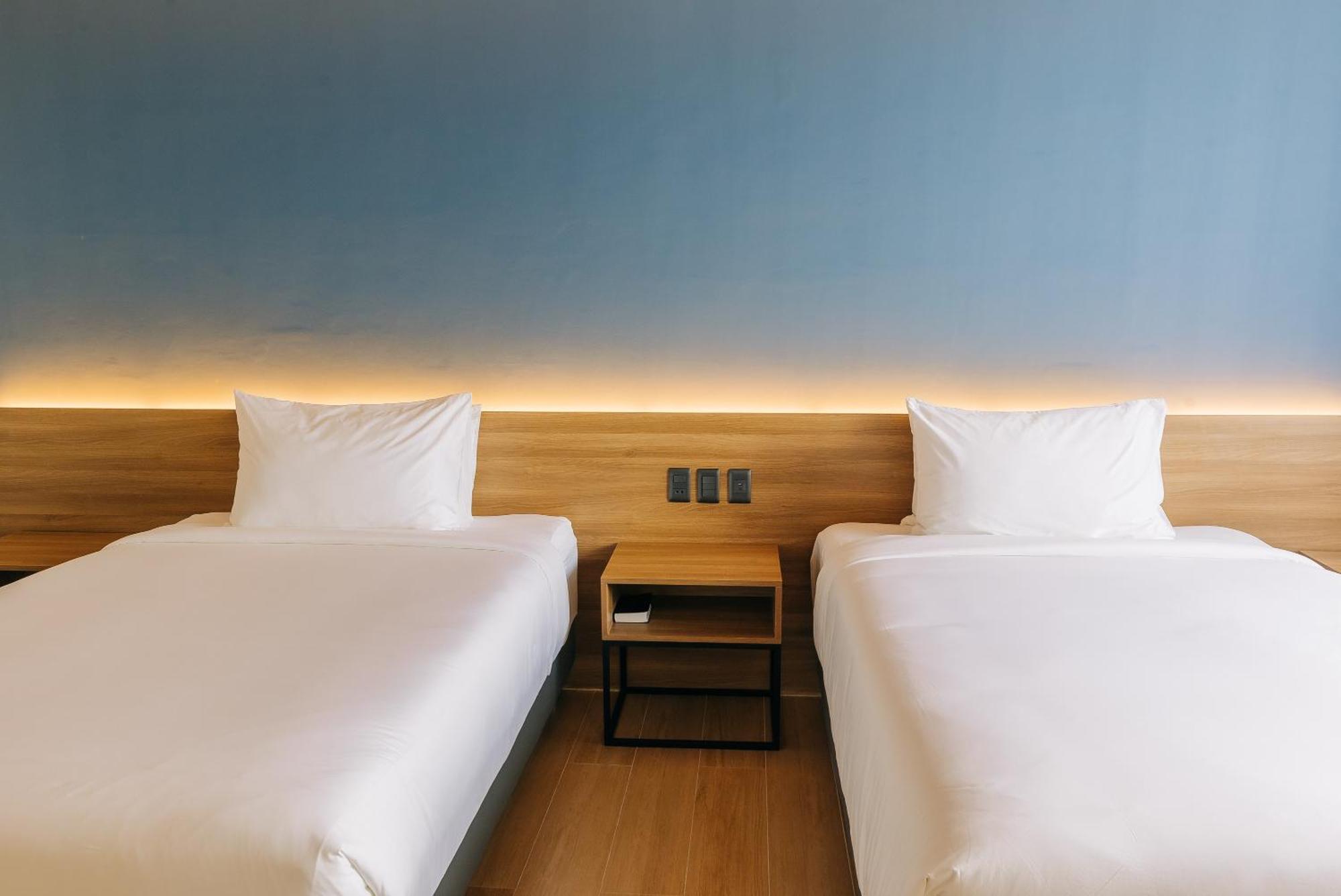 Levo Hotel Urdaneta Buitenkant foto