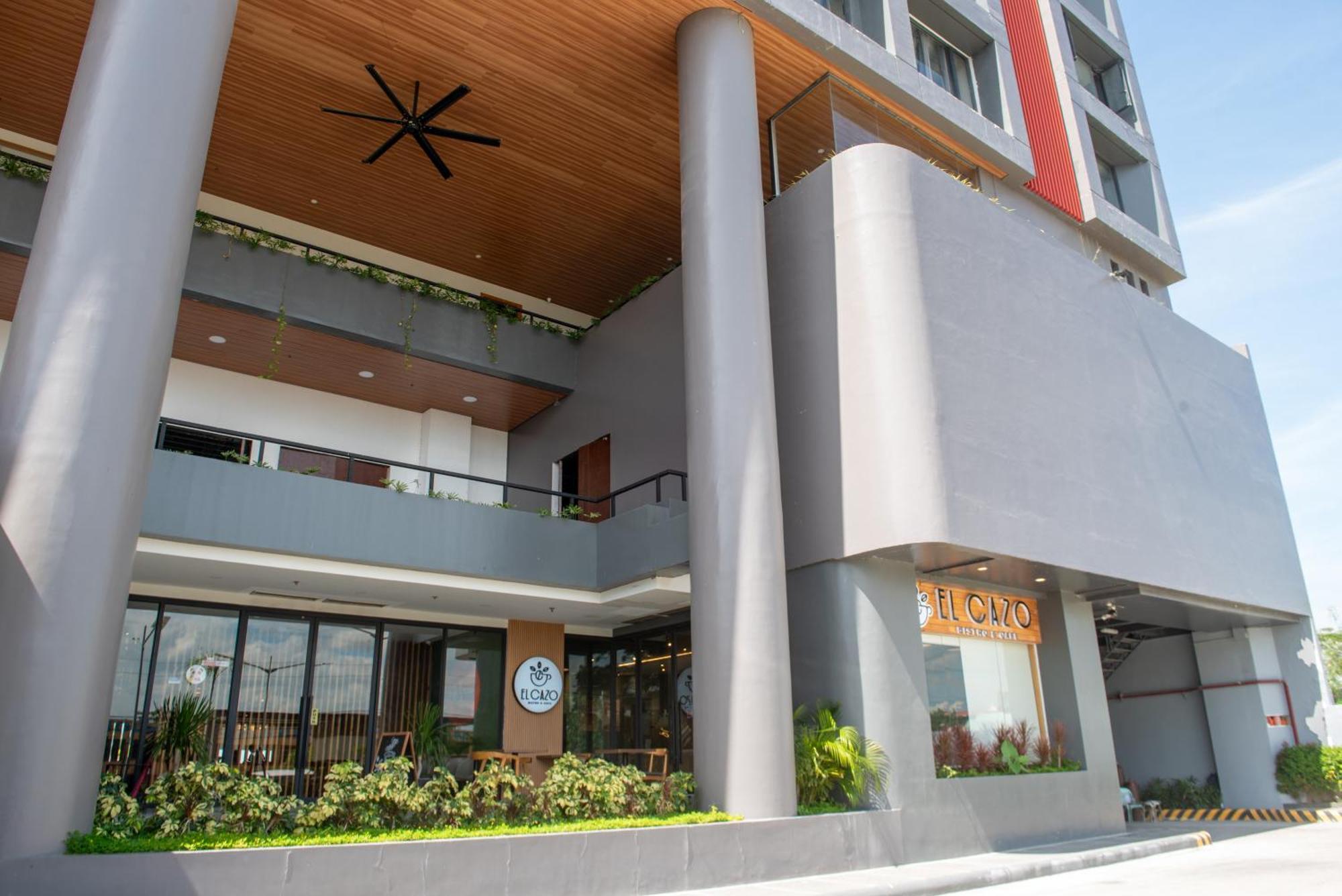 Levo Hotel Urdaneta Buitenkant foto