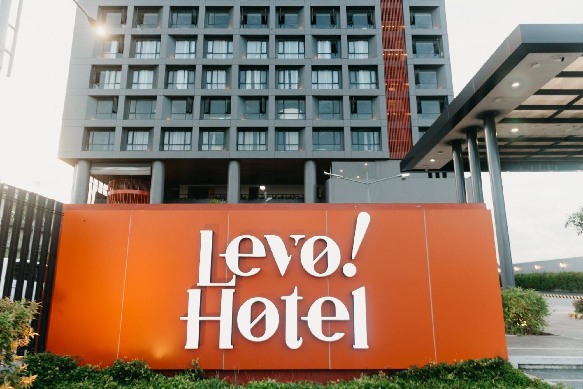 Levo Hotel Urdaneta Buitenkant foto