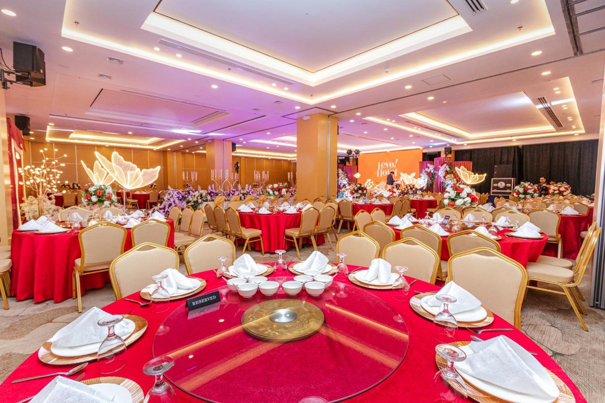 Levo Hotel Urdaneta Buitenkant foto