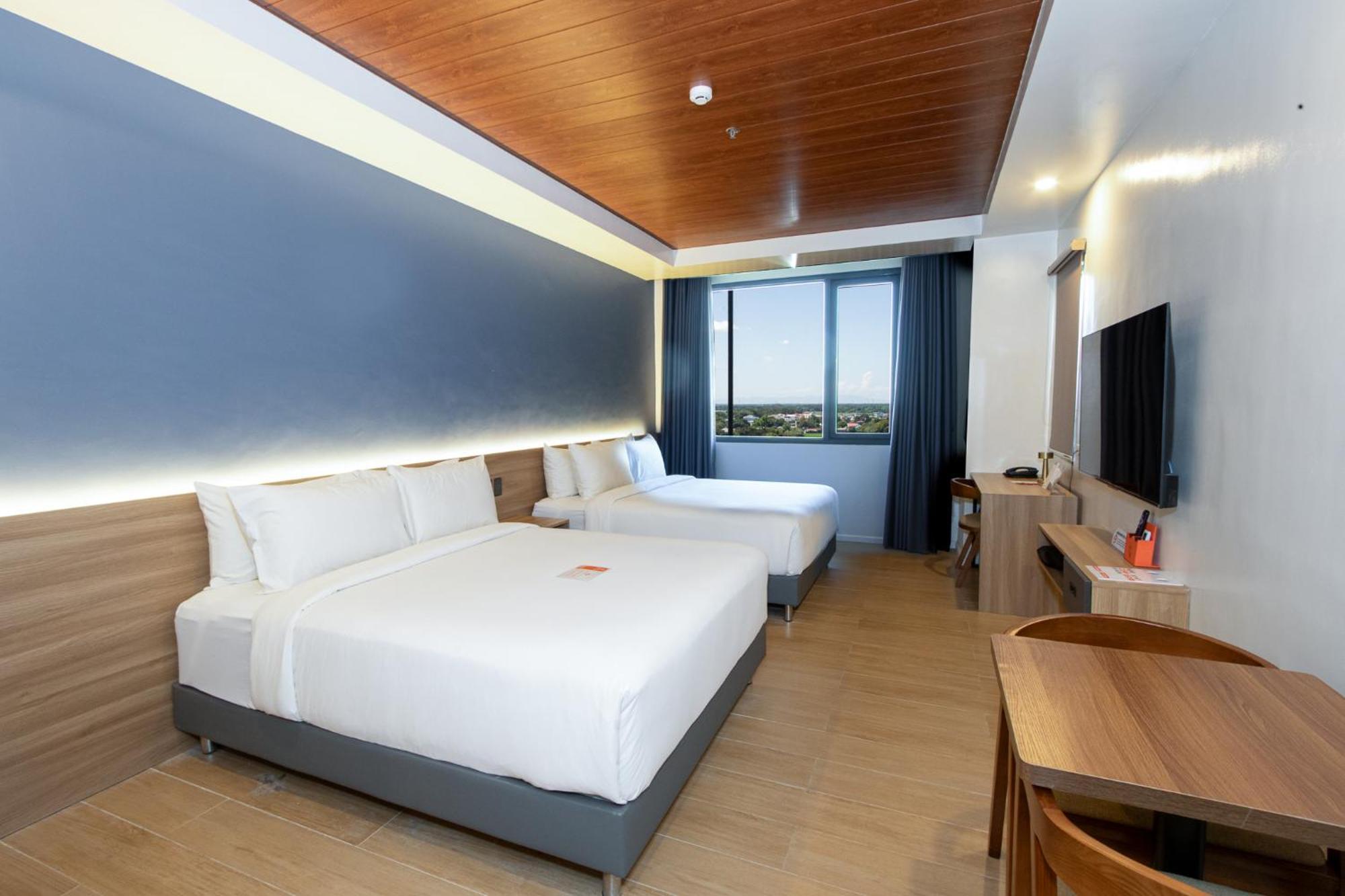 Levo Hotel Urdaneta Buitenkant foto